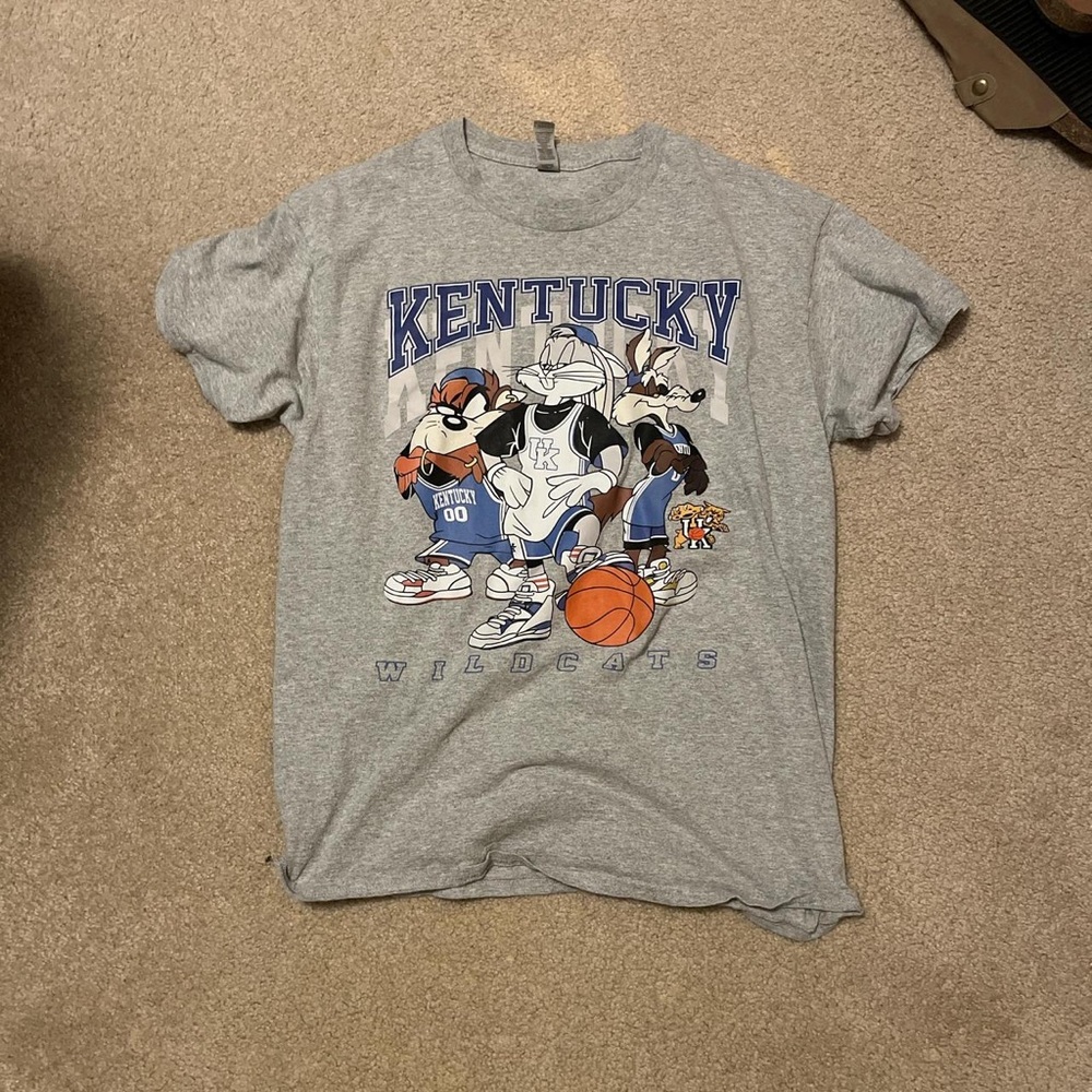 Gildan Men's Grey T-shirt